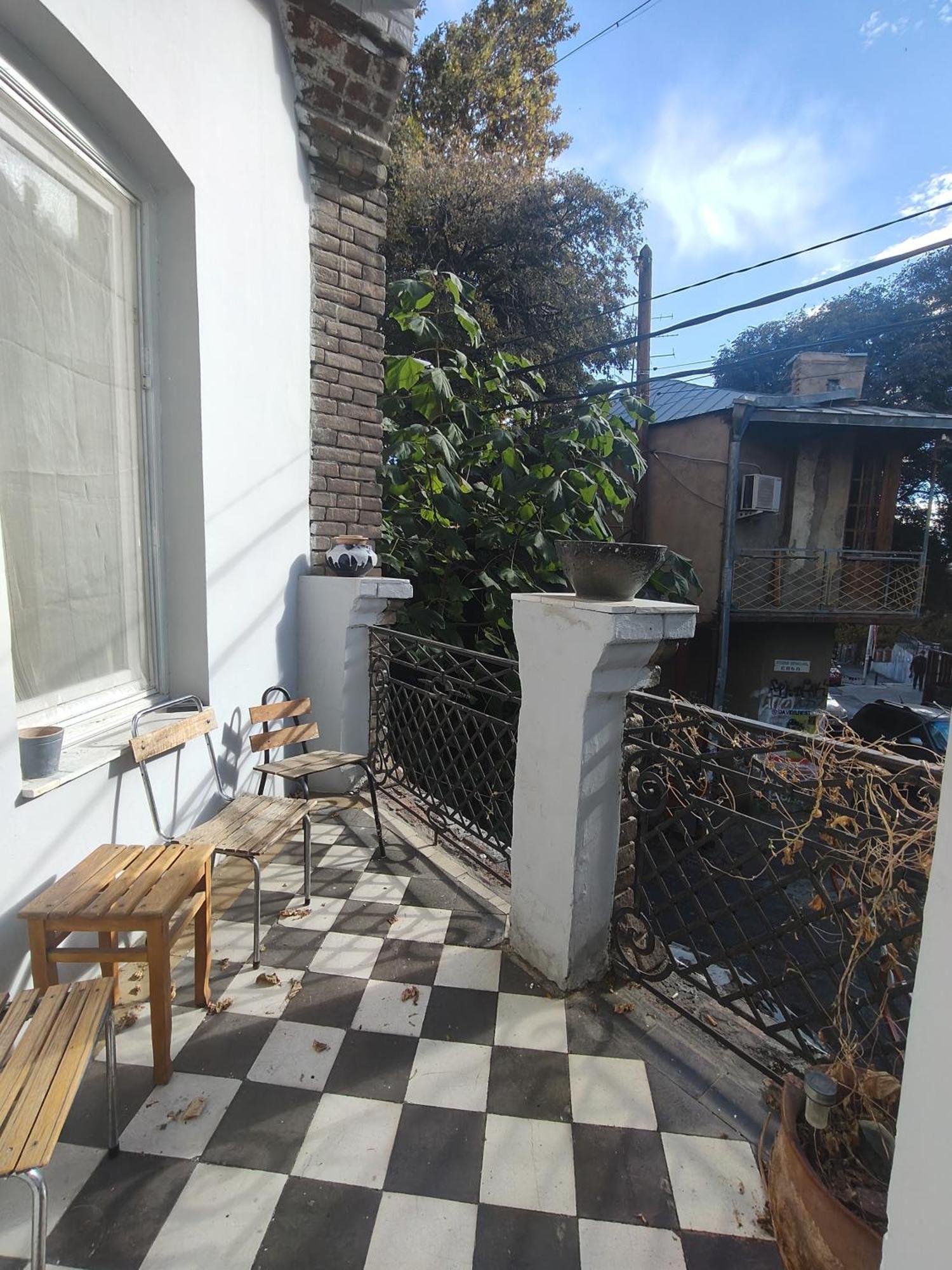 Ambience Hostel & Apartments Tbilisi Bagian luar foto