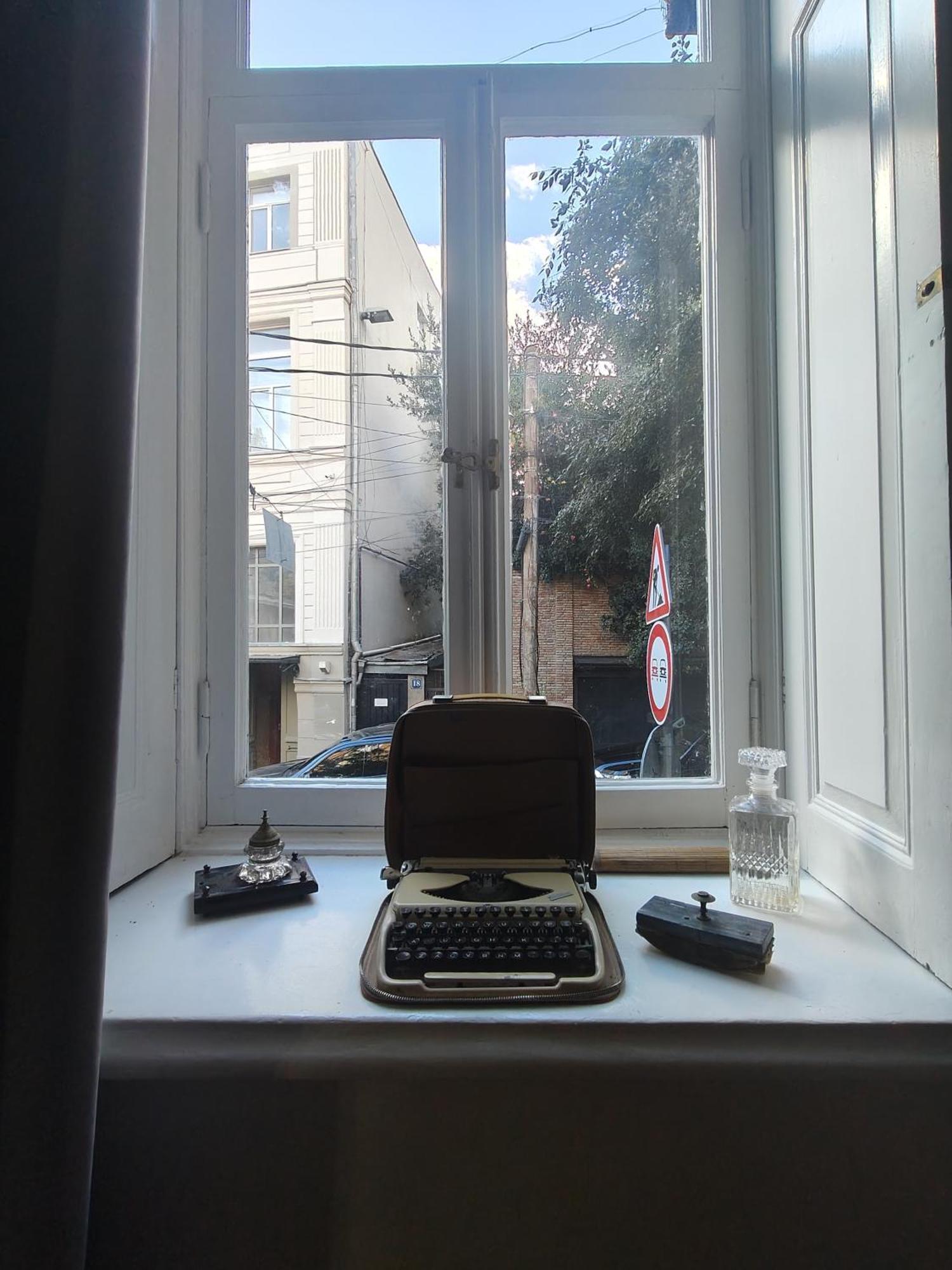 Ambience Hostel & Apartments Tbilisi Bagian luar foto