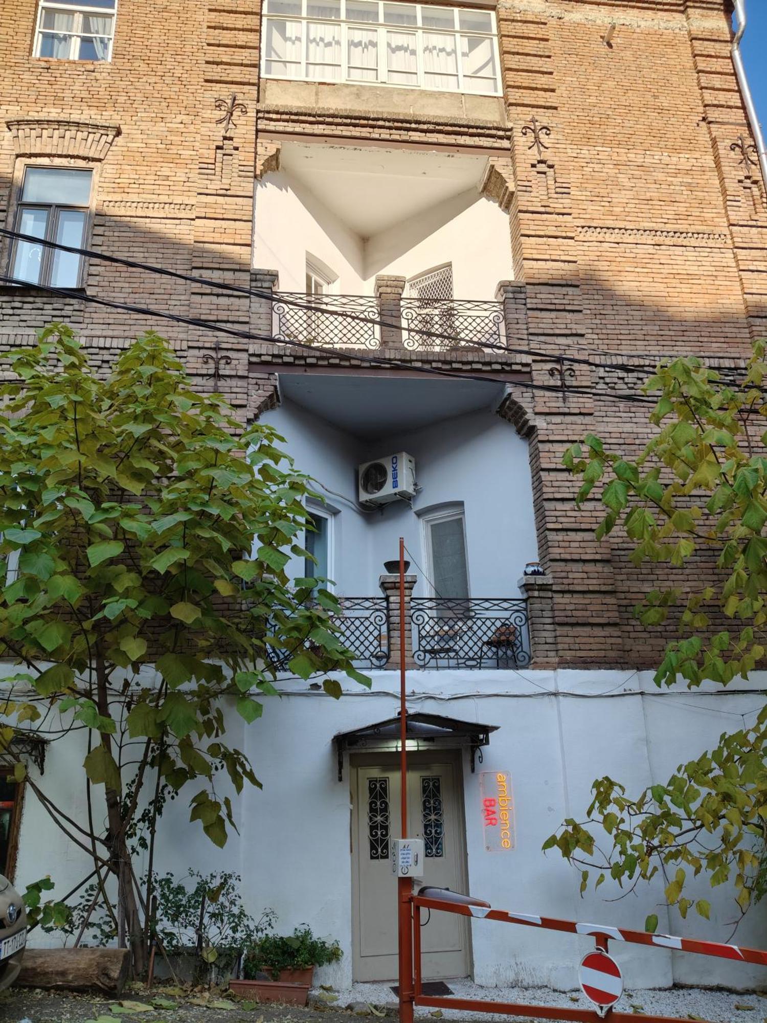 Ambience Hostel & Apartments Tbilisi Bagian luar foto